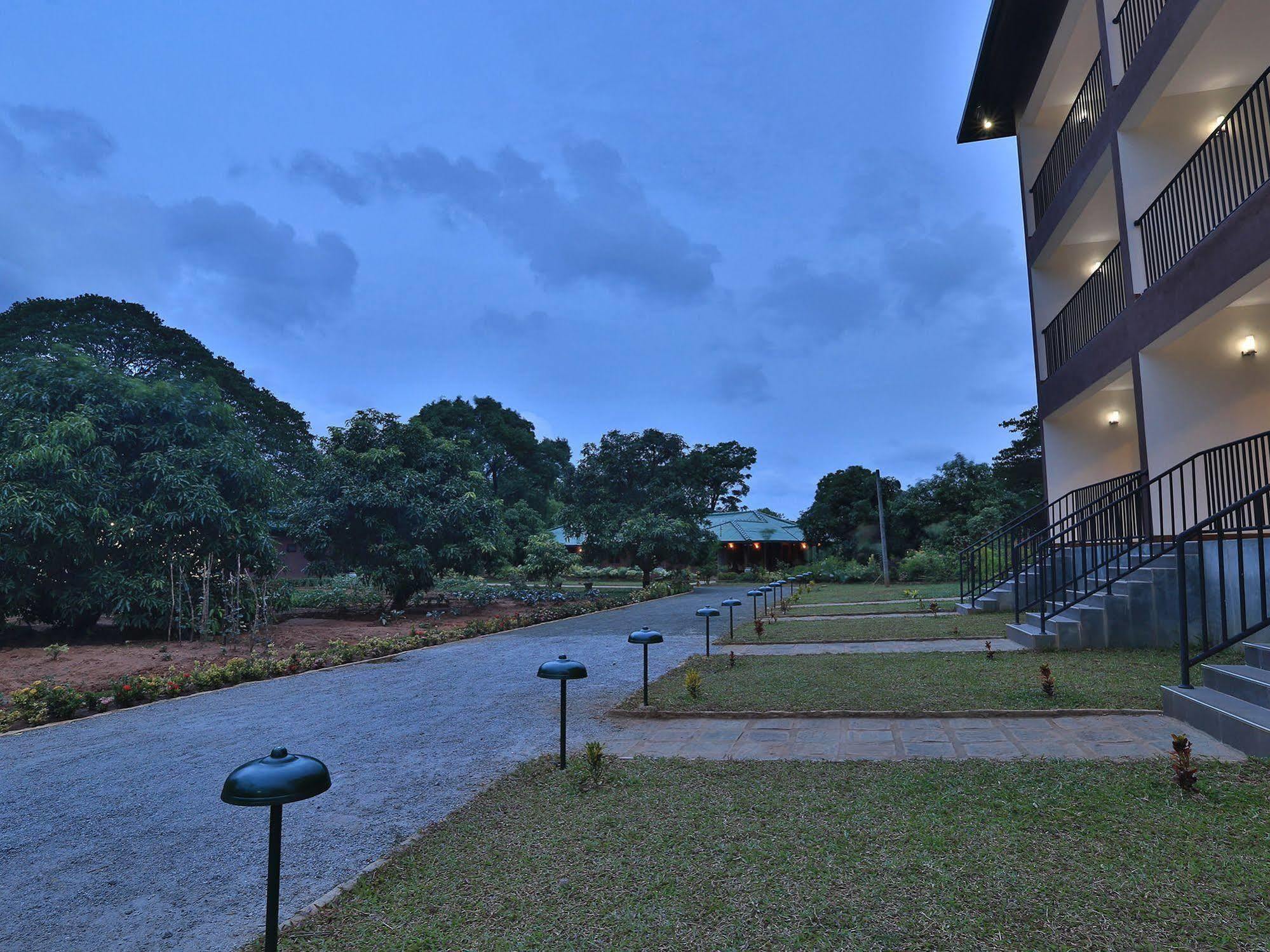 Hotel Grand & Gangula Dambulla Exteriér fotografie
