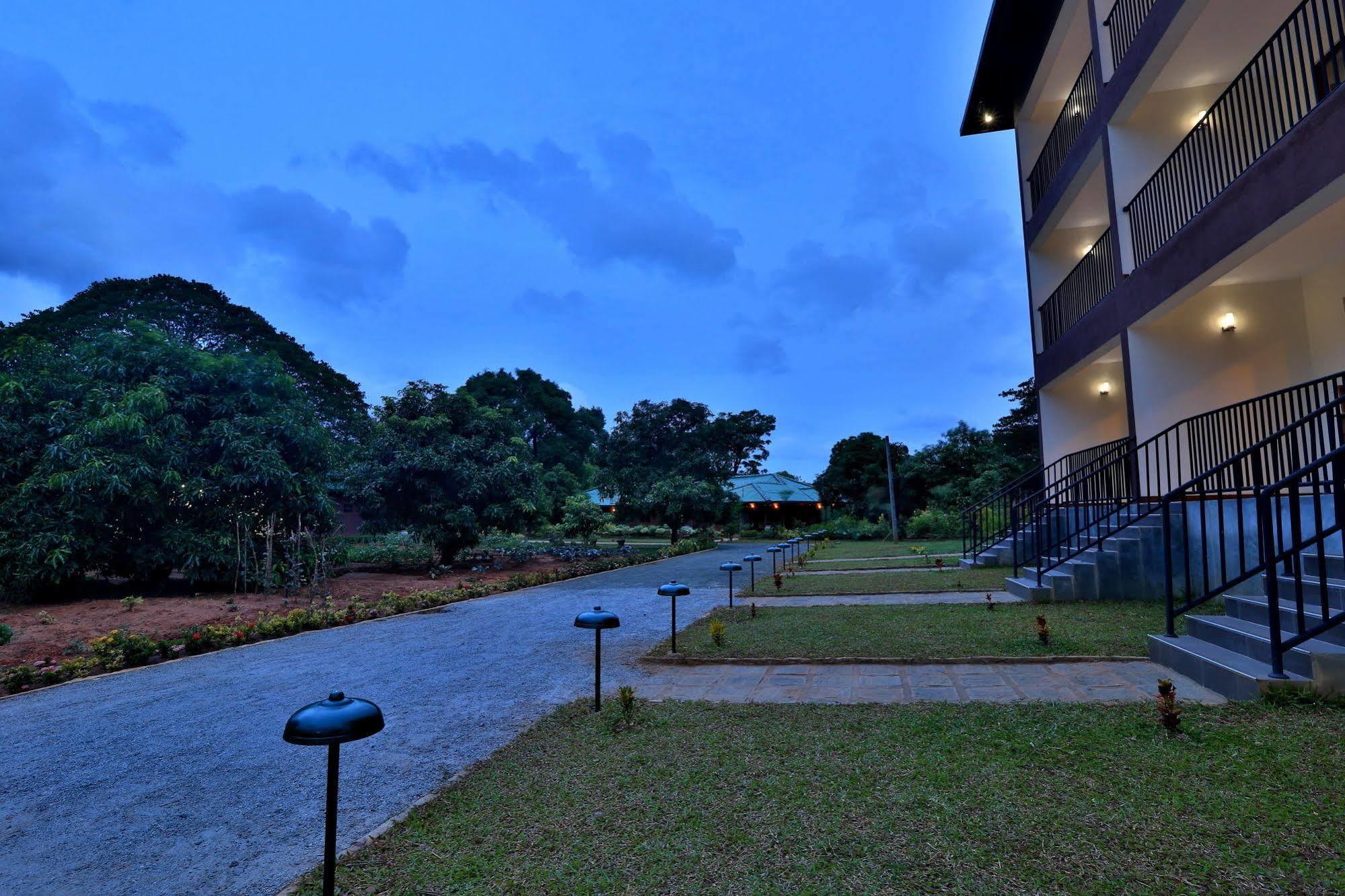 Hotel Grand & Gangula Dambulla Exteriér fotografie